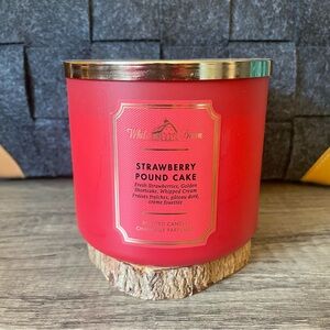 NEW BATH & BODY WORKS Strawberry Pound Cake 3 Wick Candle